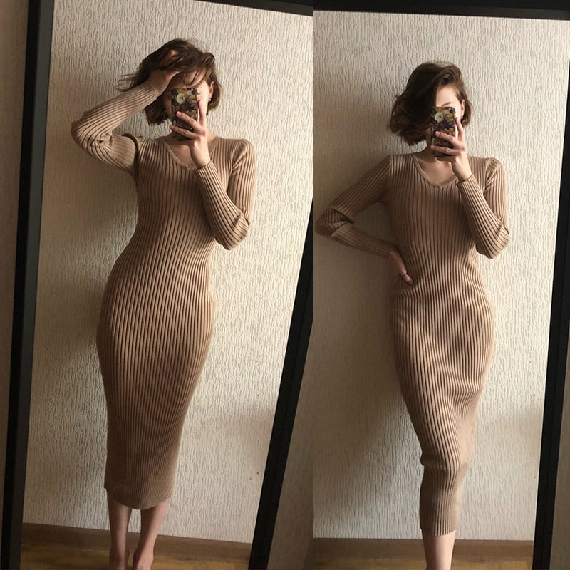 Vestido Longo de Malha com Decote em V