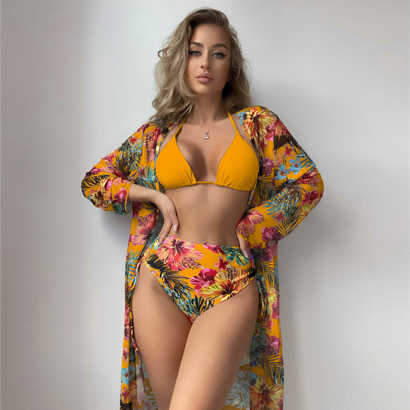 Biquini Floral & Saida de praia