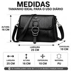 Medidas da bolsa clutch: 25 cm de largura, 16 cm de altura e 10 cm de espessura, em couro sintético PU