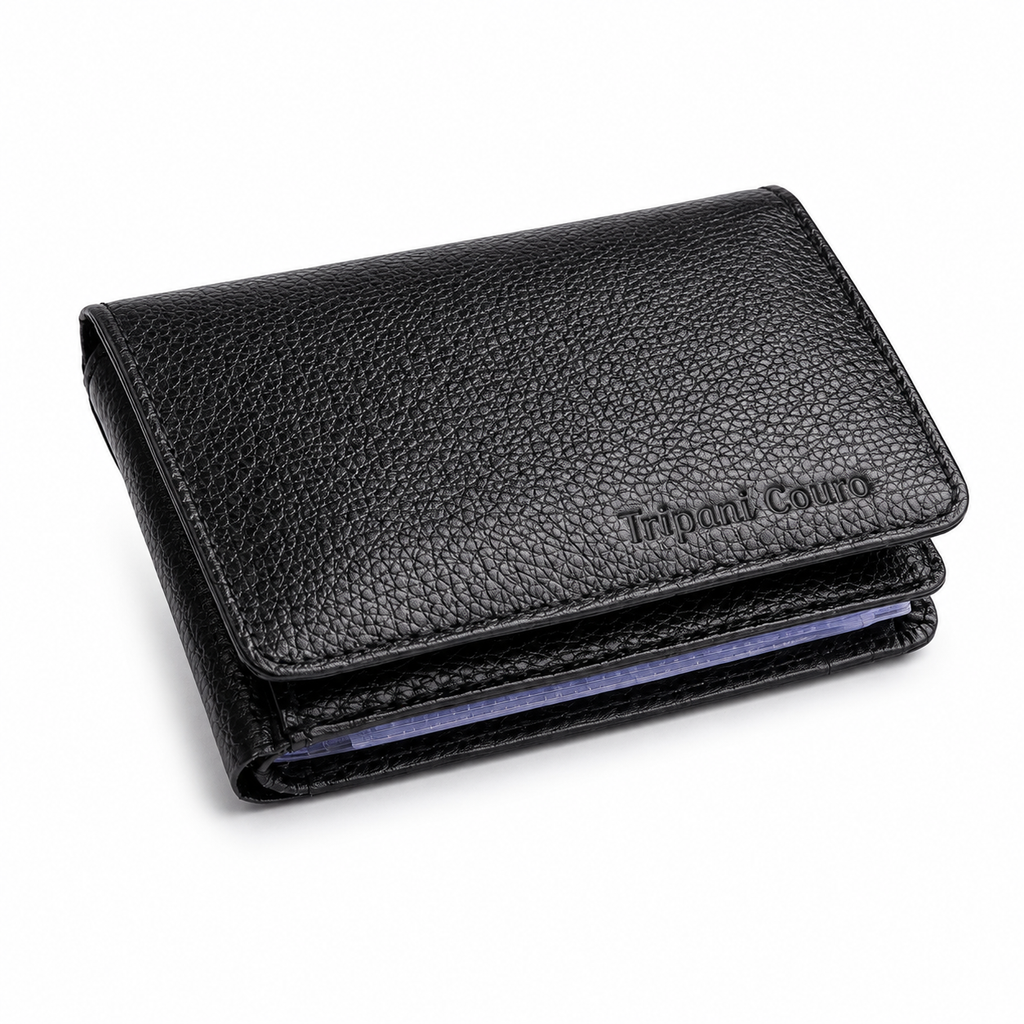 Carteira masculina de couro legítimo premium preta fechada, com logo Tripani Couro em baixo relevo
