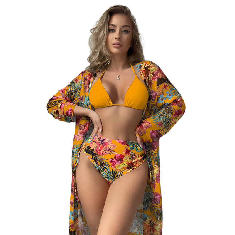 Biquini Floral & Saida de praia