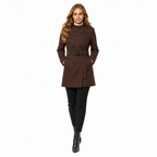 Casaco de lã batida marrom feminino caminhando, caimento midi