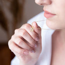 Colar Dourado Golden com pingente de Letras em brilhante